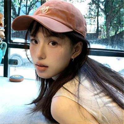 红衣小女孩